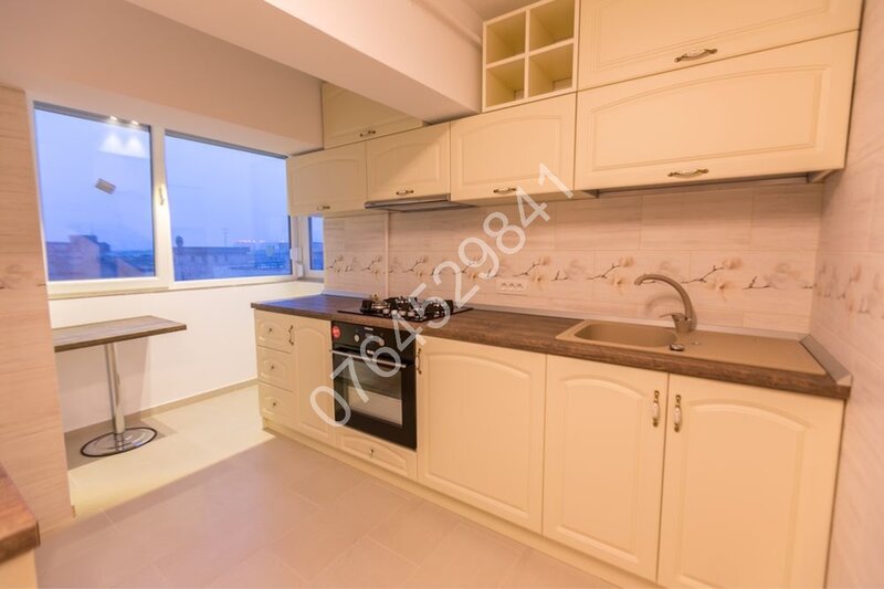 Unirii, zona Alba Iulia, Decebal, central, 2 camere, renovat, bloc 2000.